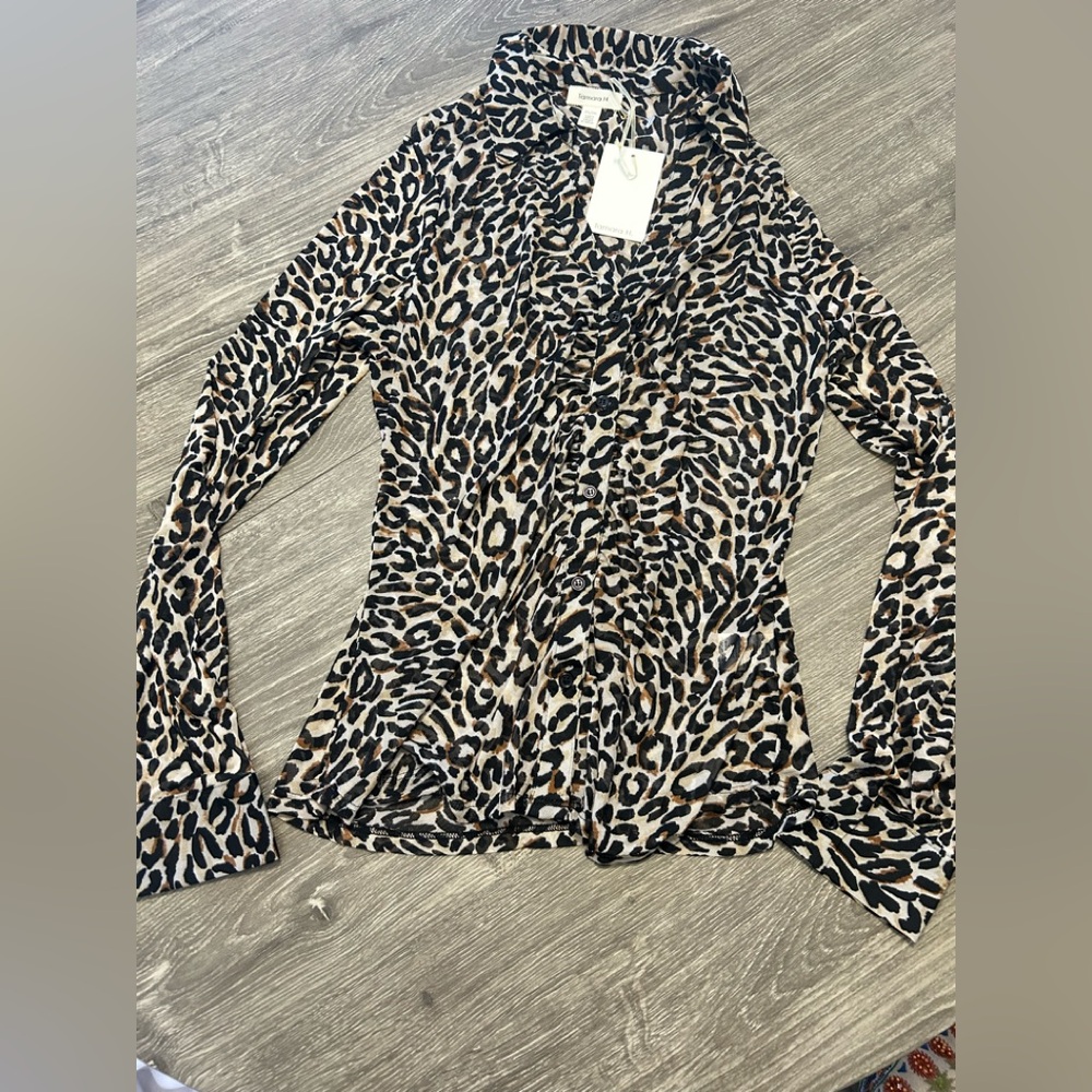 TAMARA H. Animal Print Blouse.Size M. NEW